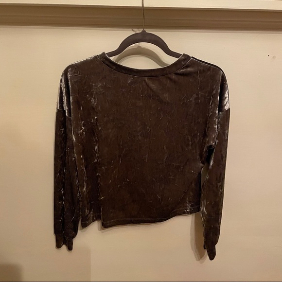 Forever 21 - Velvet Sweater/Top - Picture 2 of 4